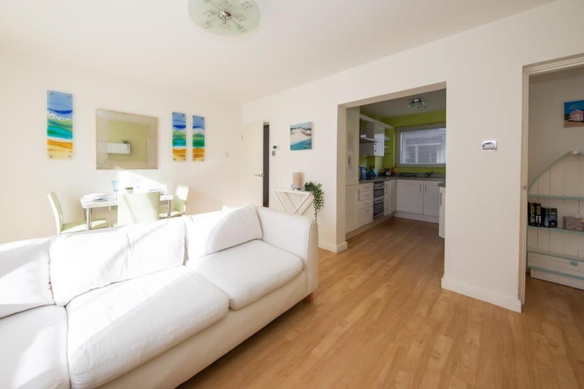 Sunny & Modern Near The Beach & Village W Parking Ист-Уиттеринг Экстерьер фото