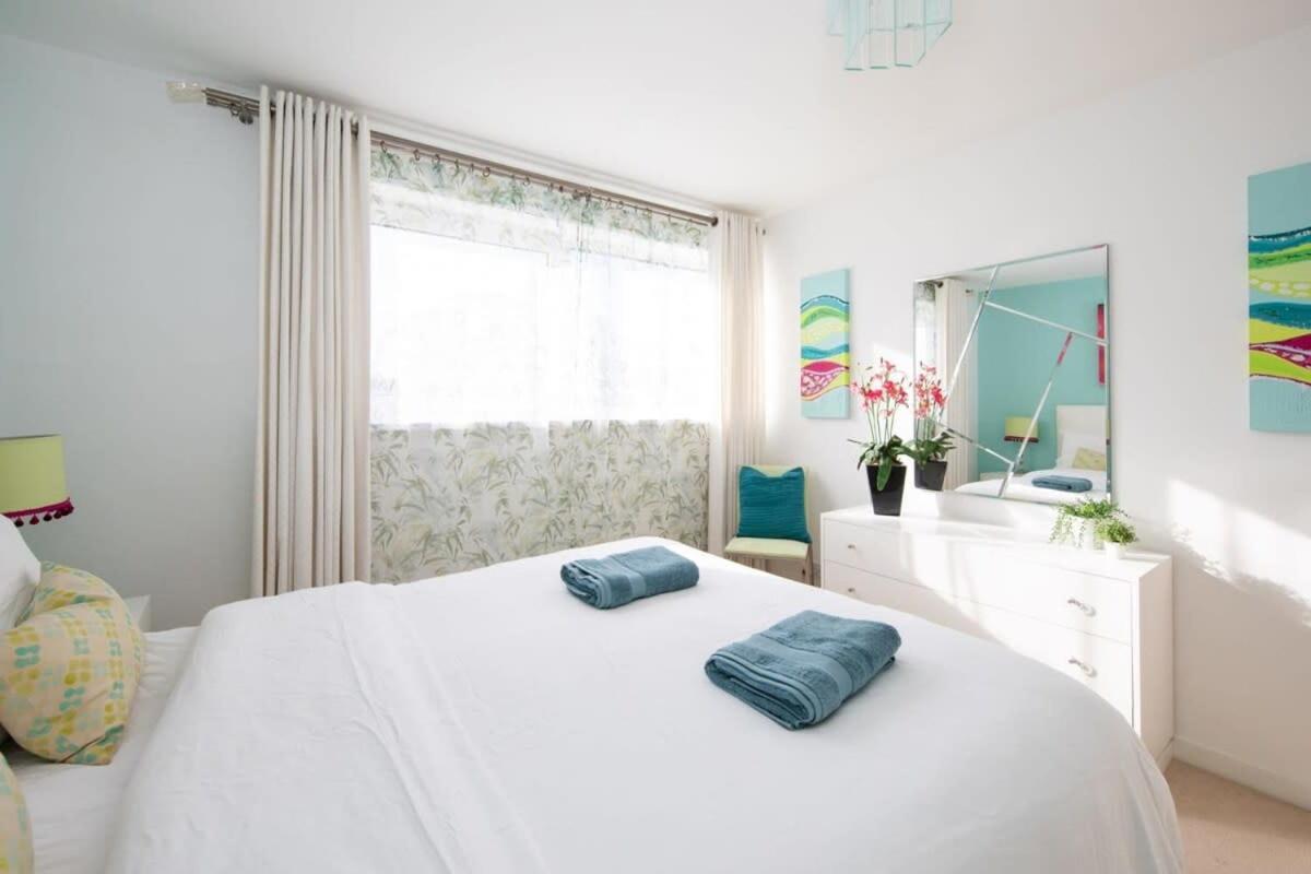 Sunny & Modern Near The Beach & Village W Parking Ист-Уиттеринг Экстерьер фото